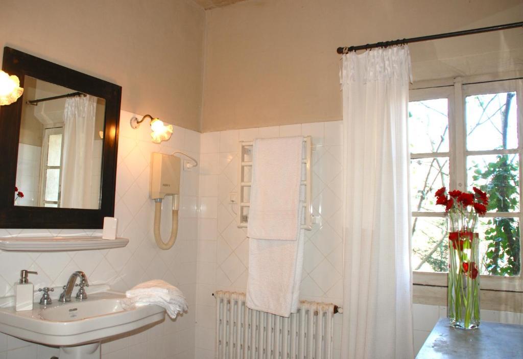 Campagne Baudeloup Bed and Breakfast LʼIsle-sur-la-Sorgue Værelse billede